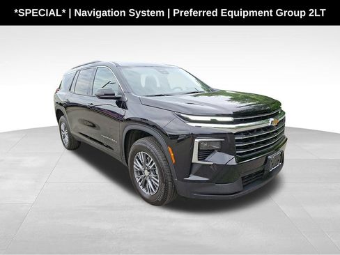 Used 2026 Chevrolet Traverse LT AWD/4WD image 1