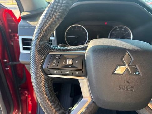 Used 2022 Mitsubishi Outlander ES FWD image 16