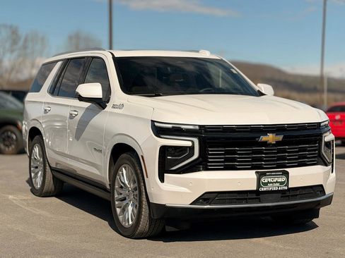 Used 2025 Chevrolet Tahoe High Country image 3