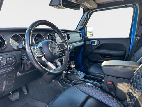 Used 2022 Jeep Wrangler Unlimited Sahara image 32