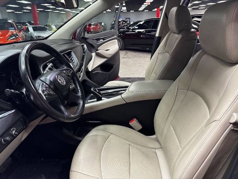 Used 2021 Buick Enclave Essence image 34