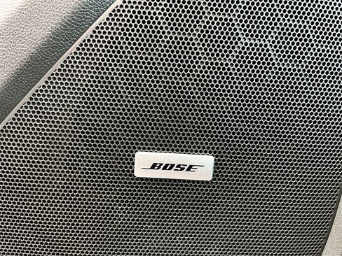 Used 2023 Chevrolet Traverse RS image 19