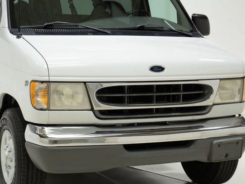 Used 2001 Ford E-350 and Econoline 350 XLT RWD image 10