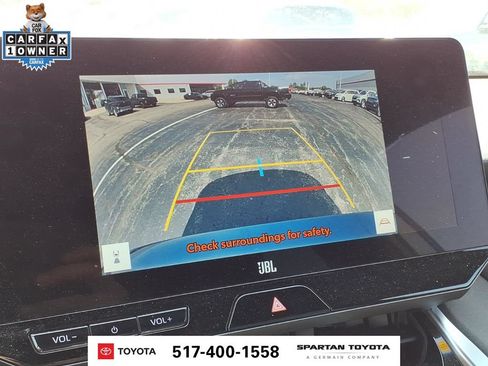 Used 2023 Toyota Venza XLE AWD/4WD image 23