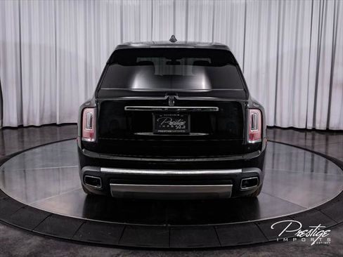 Used 2023 Rolls-Royce Cullinan AWD/4WD image 11