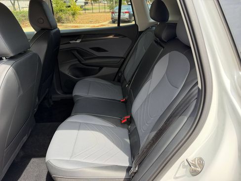 Used 2026 Volkswagen Tiguan SE AWD/4WD image 27