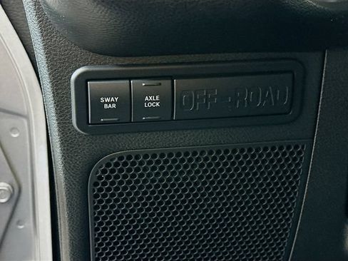 Used 2018 Jeep Wrangler Unlimited Rubicon w/ Cold Weather Group AWD/4WD image 16