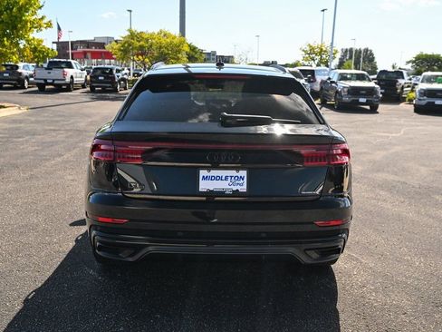 Used 2022 Audi Q8 Premium Plus image 6
