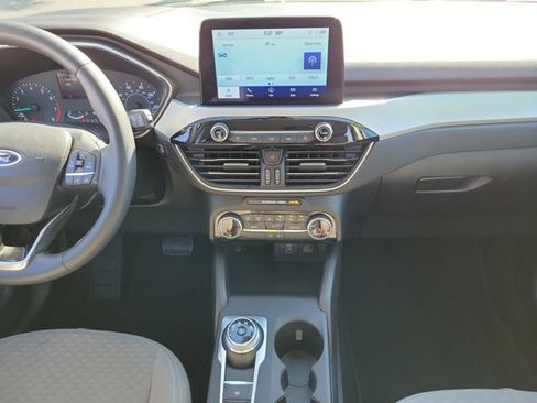 Used 2022 Ford Escape SE w/ SE Sport Appearance Package image 5