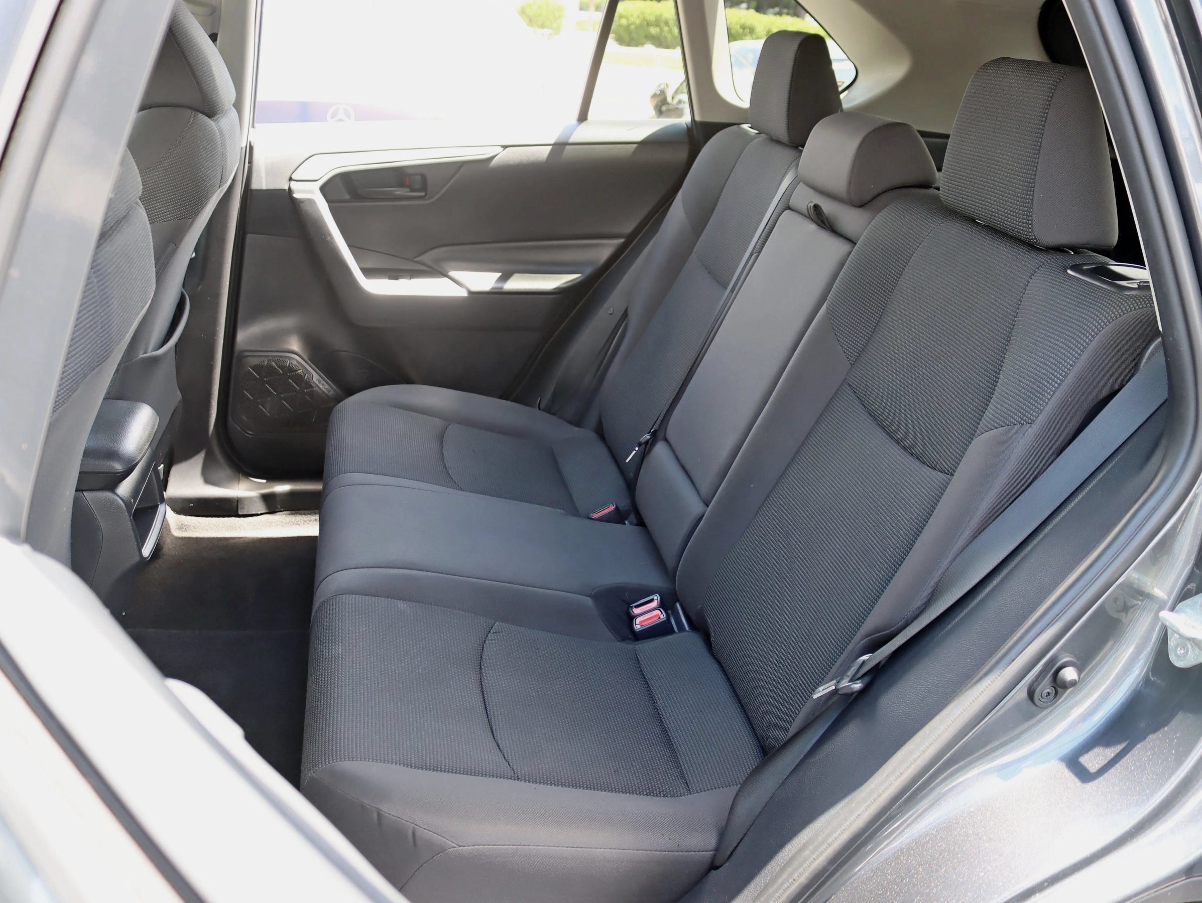 Used 2019 Toyota RAV4 LE w/ All Weather Liner Package AWD/4WD image 27