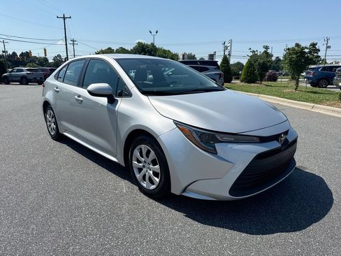 Used 2024 Toyota Corolla LE FWD image 2