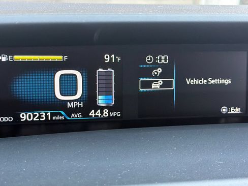 Used 2016 Toyota Prius Four w/ Advanced Technology Package FWD image 32