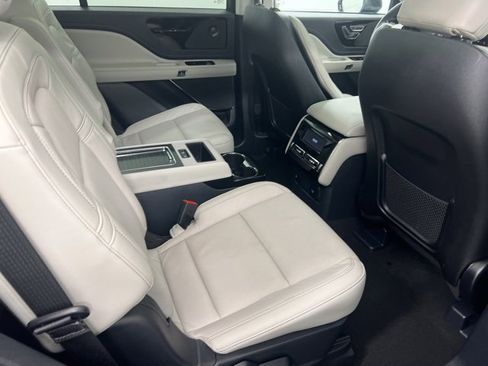 Certified 2025 Lincoln Aviator Reserve w/ Illumination Package image 26