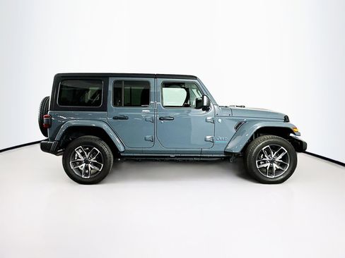 Used 2024 Jeep Wrangler Unlimited w/ Convenience Group AWD/4WD image 10