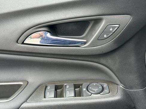 Used 2023 Chevrolet Equinox RS AWD/4WD image 15