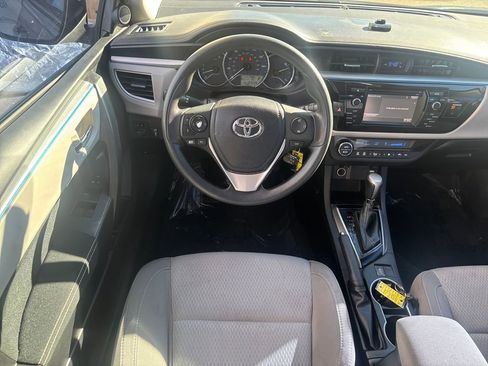 Used 2015 Toyota Corolla LE image 2