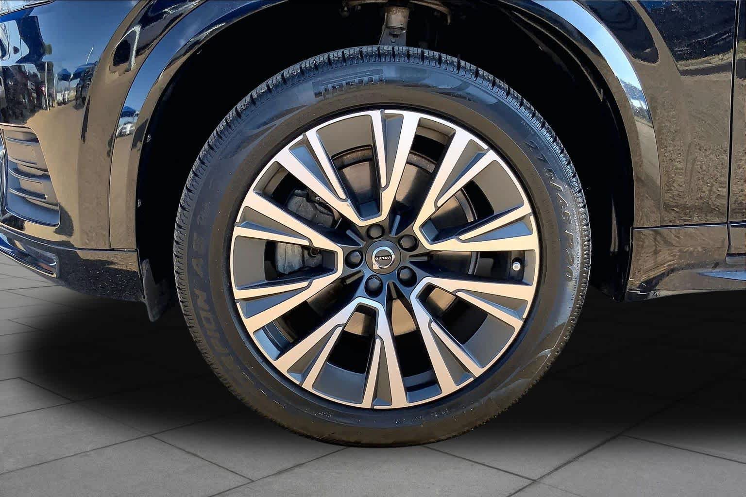 Used 2020 Volvo XC90 T5 Momentum w/ Protection Package Premier FWD image 11