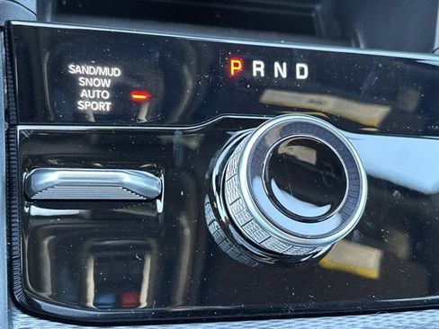 New 2026 Jeep Grand Cherokee Limited w/ Limited Altitude Package AWD/4WD image 35