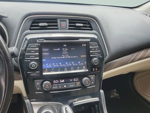 Used 2017 Nissan Maxima Platinum FWD image 14