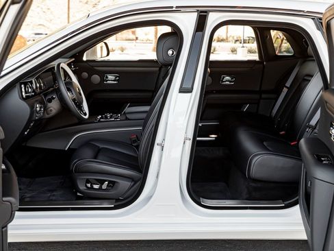 Used 2024 Rolls-Royce Ghost image 24