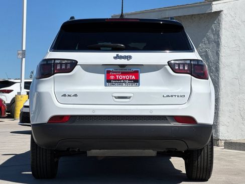 Used 2025 Jeep Compass Limited image 8