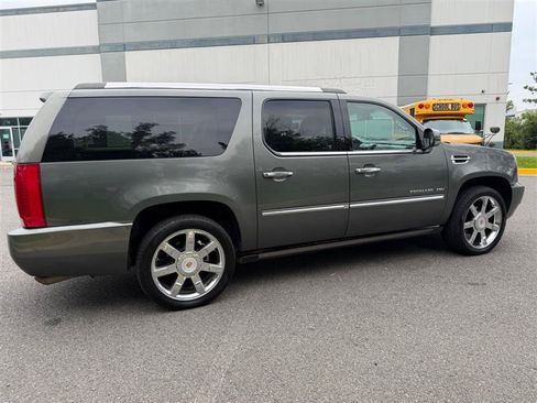 Used 2011 Cadillac Escalade ESV Premium AWD/4WD image 12