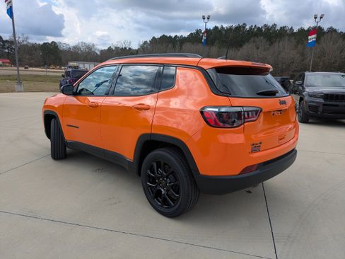 New 2026 Jeep Compass Latitude image 6