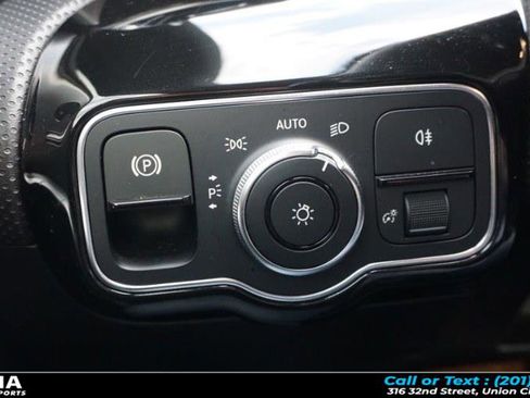 Used 2019 Mercedes-Benz A 220 A 220 4MATIC Sedan w/ Premium Package image 20