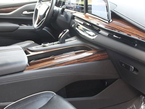 Used 2021 Cadillac Escalade ESV Premium Luxury w/ Driver Assist Tech Package AWD/4WD image 27
