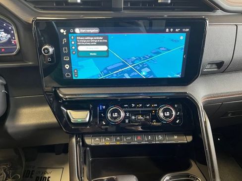 Used 2022 GMC Sierra 1500 AT4 w/ AT4 Premium Package AWD/4WD image 21