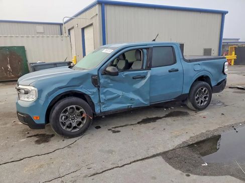 Used 2023 Ford Maverick XLT image 2
