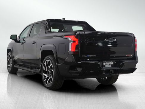 Used 2024 Chevrolet Silverado EV RST image 3