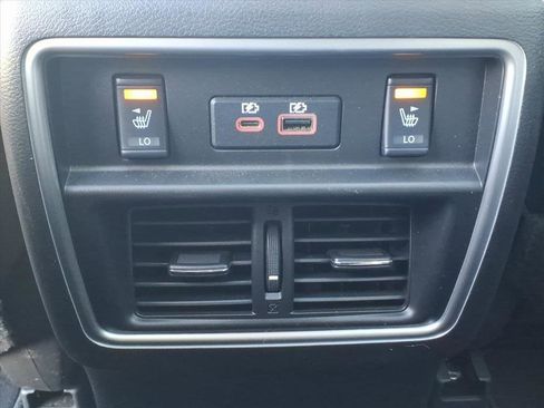 Used 2022 Nissan Murano SL w/ SL Moonroof Package image 17