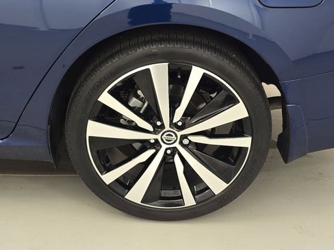 Certified 2021 Nissan Altima 2.5 SR w/ SR Premium Package image 30