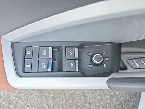 Used 2022 Audi Q3 2.0T Premium Plus w/ Premium Plus Package image 25