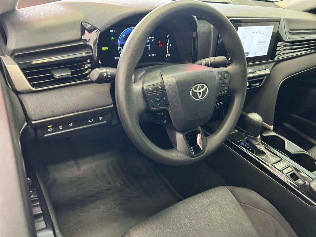 Used 2025 Toyota Camry LE w/ Convenience Package FWD image 13