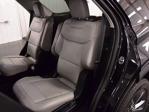 Used 2025 Ford Explorer Active w/ Active Comfort Package AWD/4WD image 33