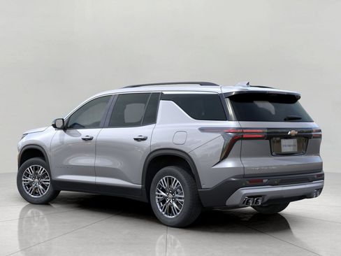 New 2026 Chevrolet Traverse LT w/ Driver Confidence Package AWD/4WD image 3