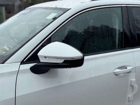 New 2026 Volkswagen Tiguan SE image 15