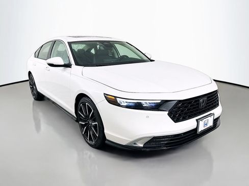Used 2026 Honda Accord Touring image 3