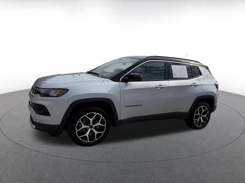 Used 2025 Jeep Compass Limited AWD/4WD image 8