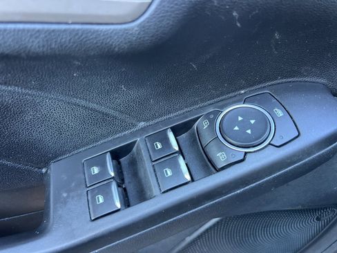 Used 2021 Ford Escape SE w/ SE Sport Appearance Package image 24