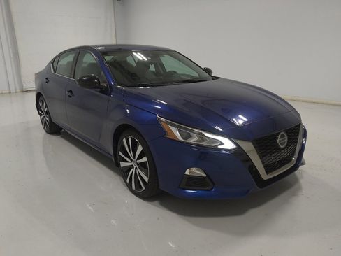 Used 2020 Nissan Altima 2.5 SR FWD image 13