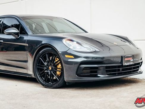 Used 2018 Porsche Panamera 4S image 41