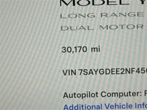Used 2022 Tesla Model Y Long Range image 17