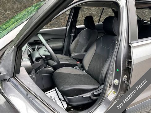 Used 2019 Nissan Kicks S FWD image 14