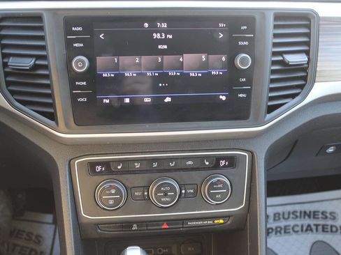 Used 2021 Volkswagen Atlas SE w/ Towing Package FWD image 19