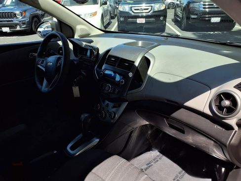 Used 2015 Chevrolet Sonic LT FWD image 20