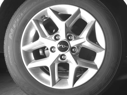 Used 2025 Kia Soul LX w/ LX Technology Package FWD image 15