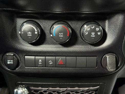 Used 2017 Jeep Wrangler Unlimited Sport w/ Connectivity Group AWD/4WD image 30